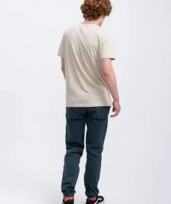 KAFT Unisex THE DREAM T Shirt Print Bone -KAFT-Laden 4f008a1550ab4bd58ba290ceb44778c5