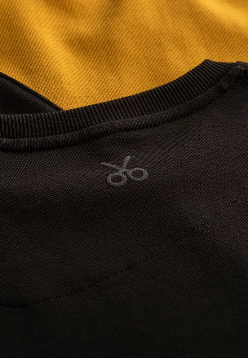 KAFT FLOWINGA Sweatshirt Asphalt Unisex 10 KAFT FLOWINGA Sweatshirt Asphalt Unisex – Bild 8